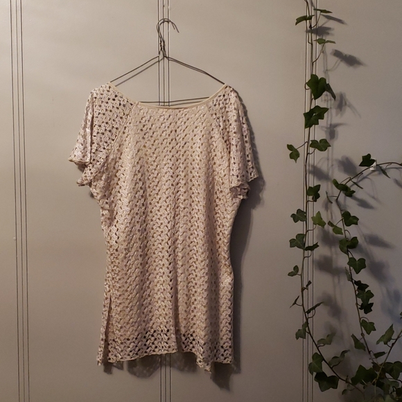 Women's shirt - Picture 2 of 3